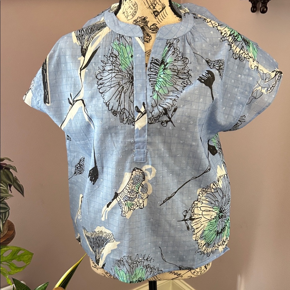 Maude Vicente Small Stylish Blue Floral short sleeved Blouse